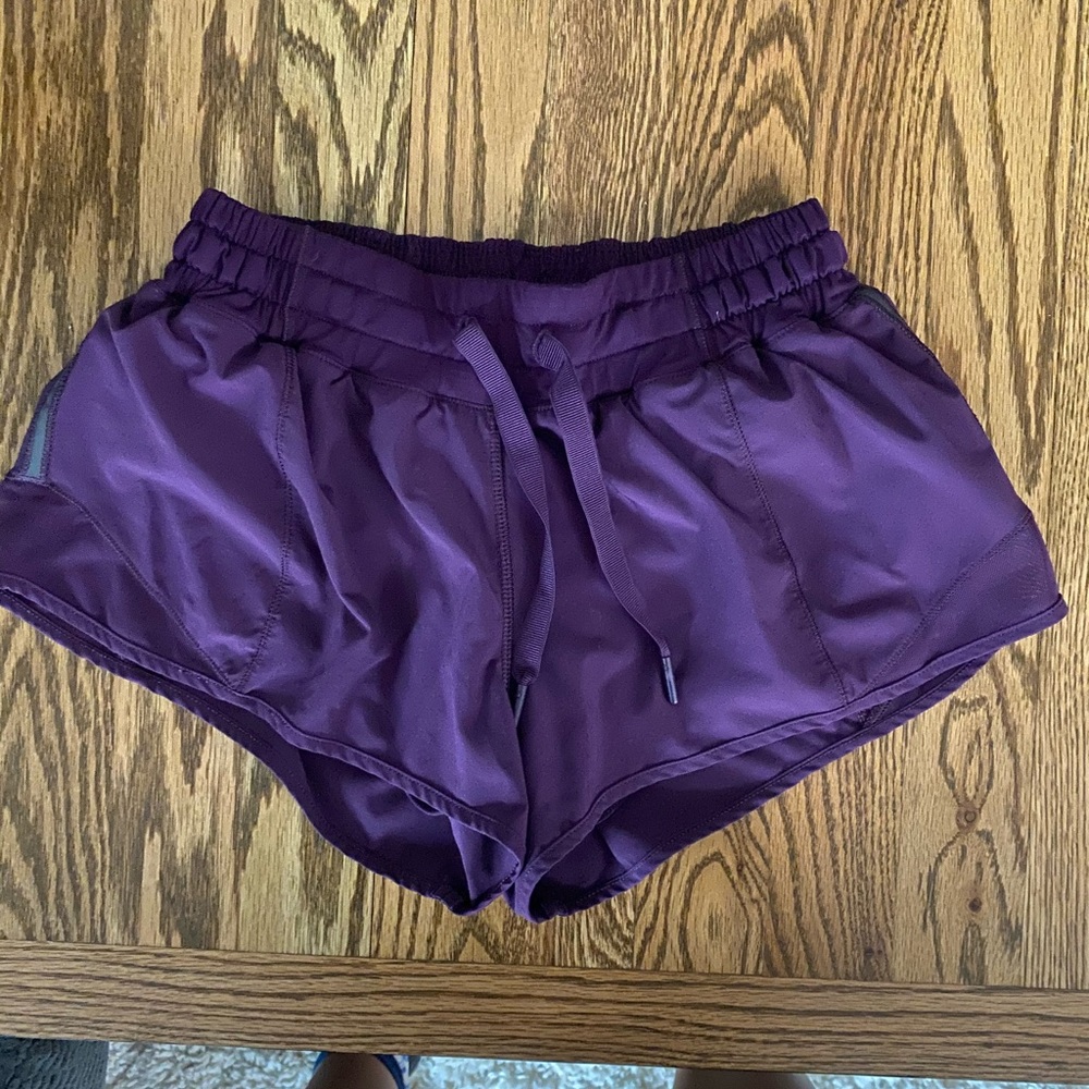 Lululemon Hotty Hot Shorts 2.5”